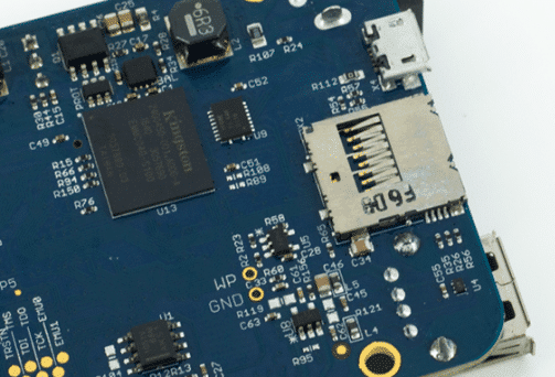 Figura 2 - slot de SD Card da Beaglebone Blue
