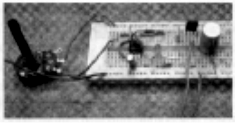 Figura 5 - O circuito pode ser montado em uma placa sem solda para experimentos.
