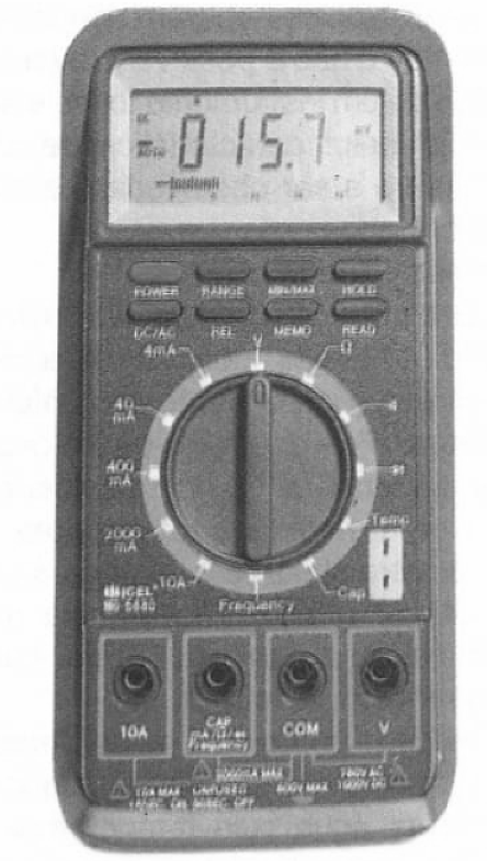 Fig. 2 - Nos tipos digitais o ponteiro é substituído pelo mostrador de cristal líquido. 
