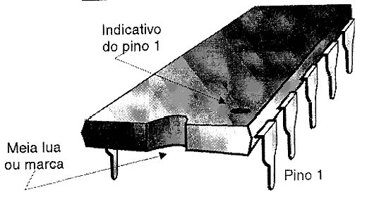 Um circuito integrado em invólucro DIP
